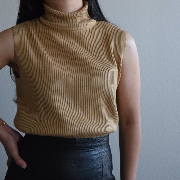 Sag Harbor sleeveless ribbed knit turtleneck camel - Picture 3 of 9